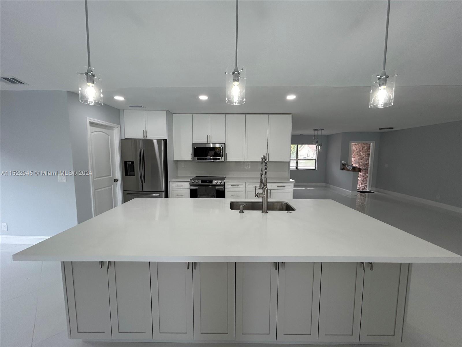 9071 NW 13th St
