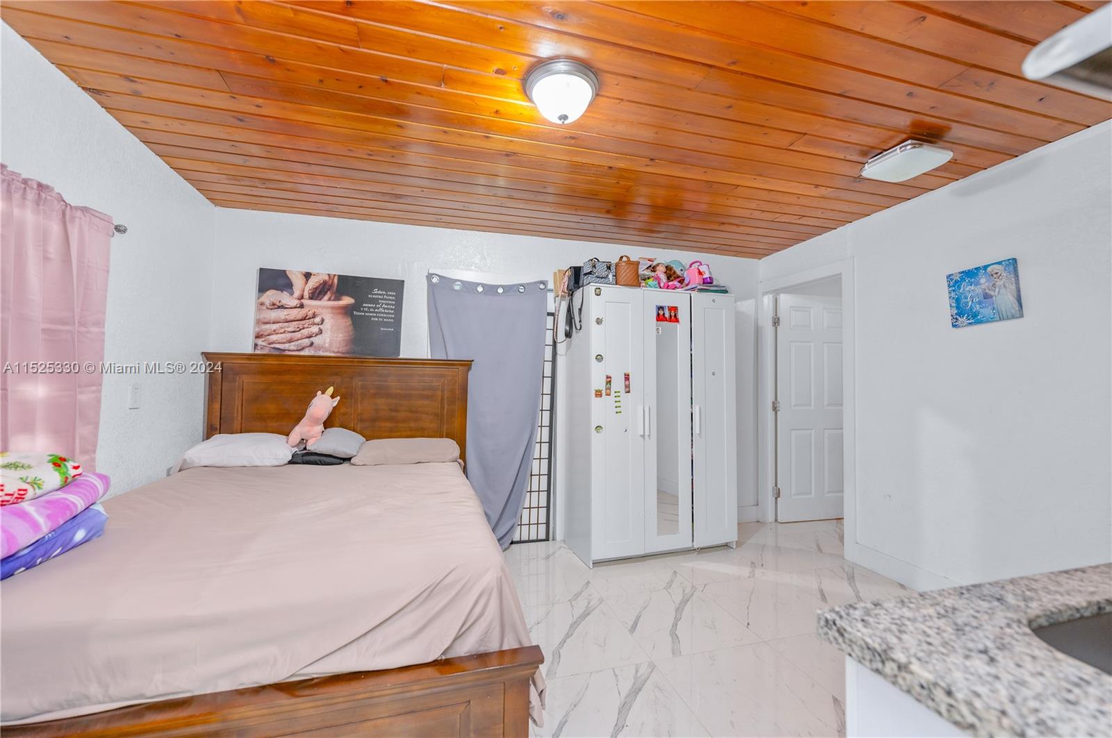 2451 NW 34th St