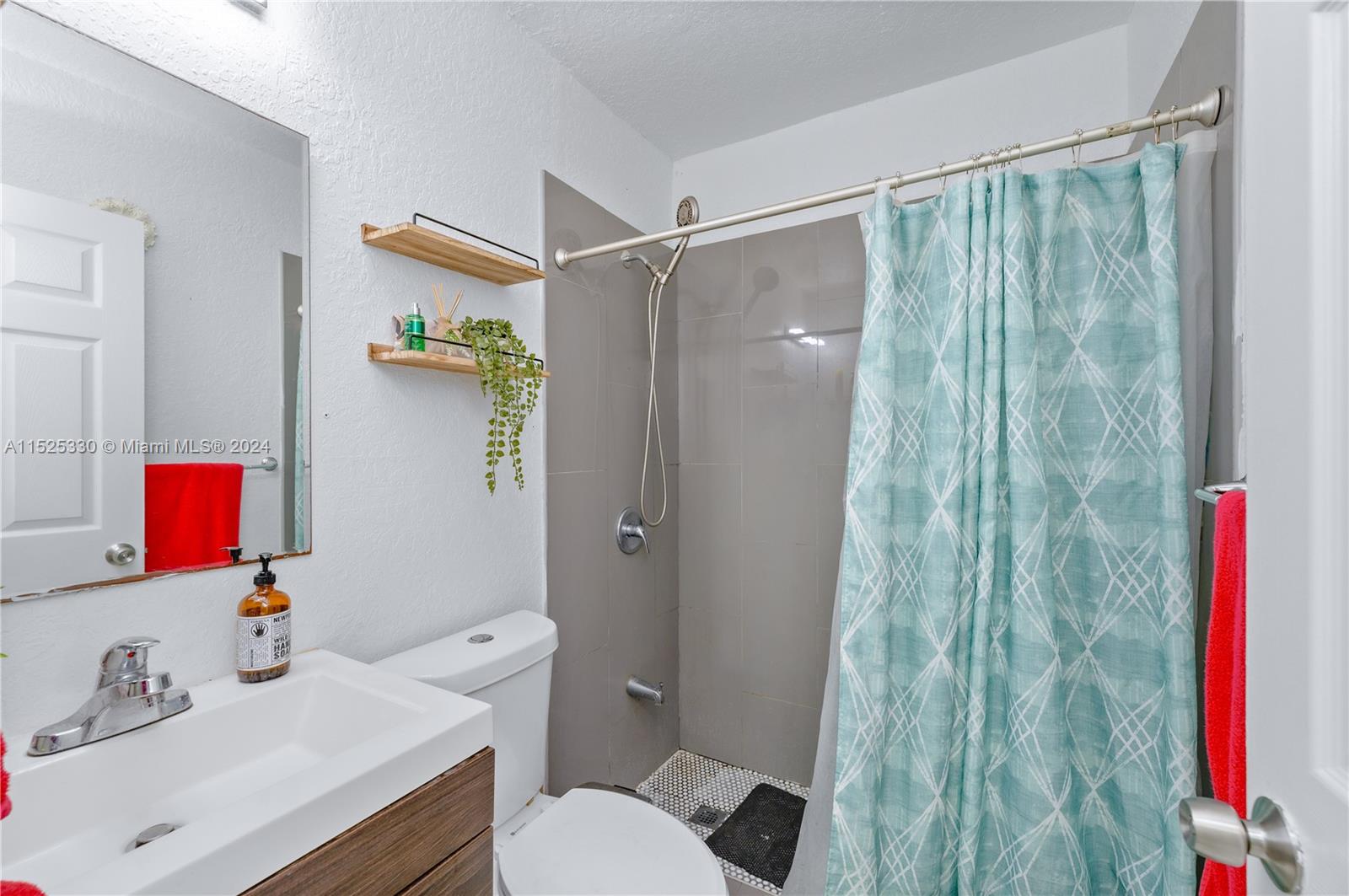 2451 NW 34th St