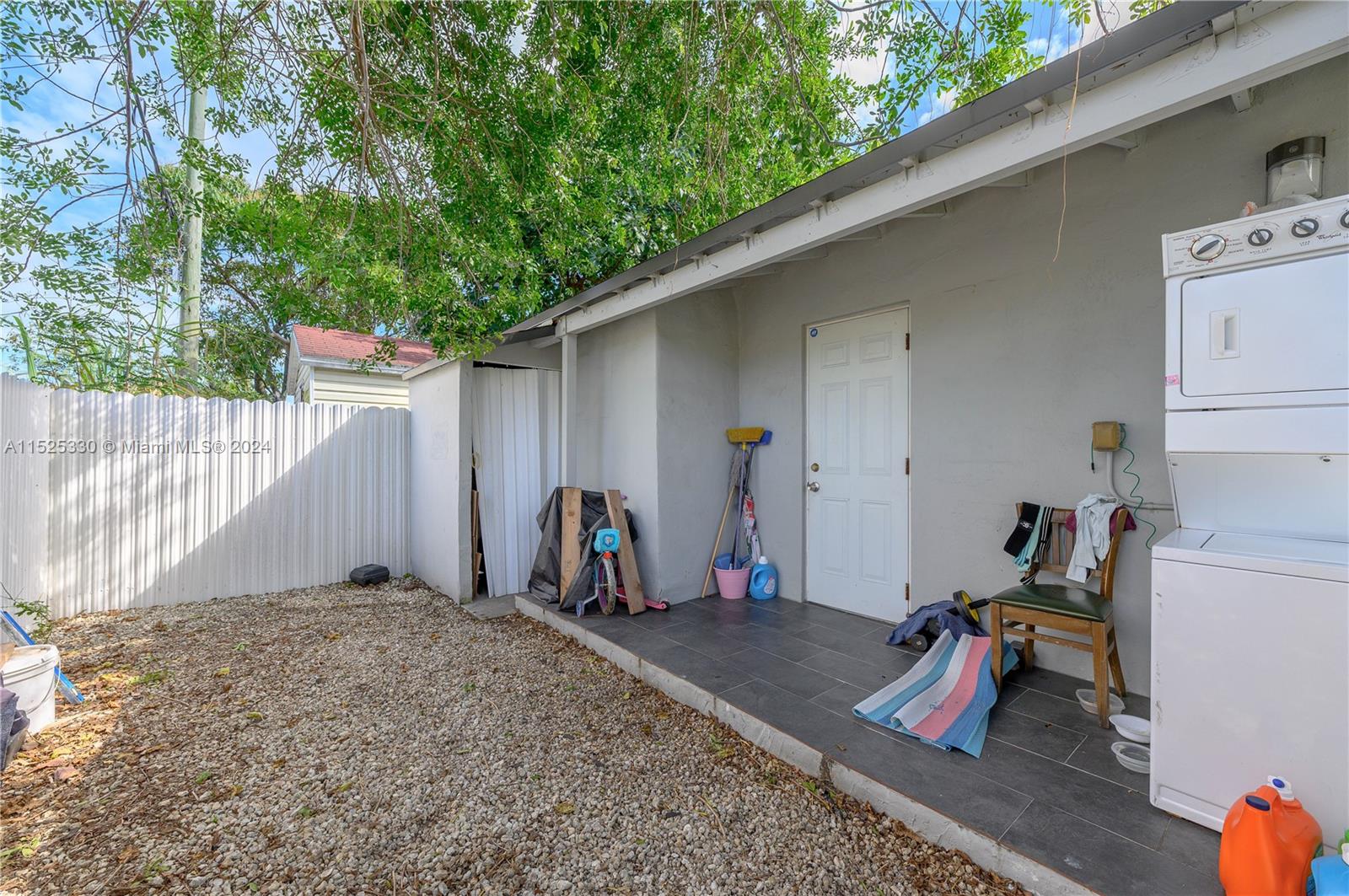 2451 NW 34th St