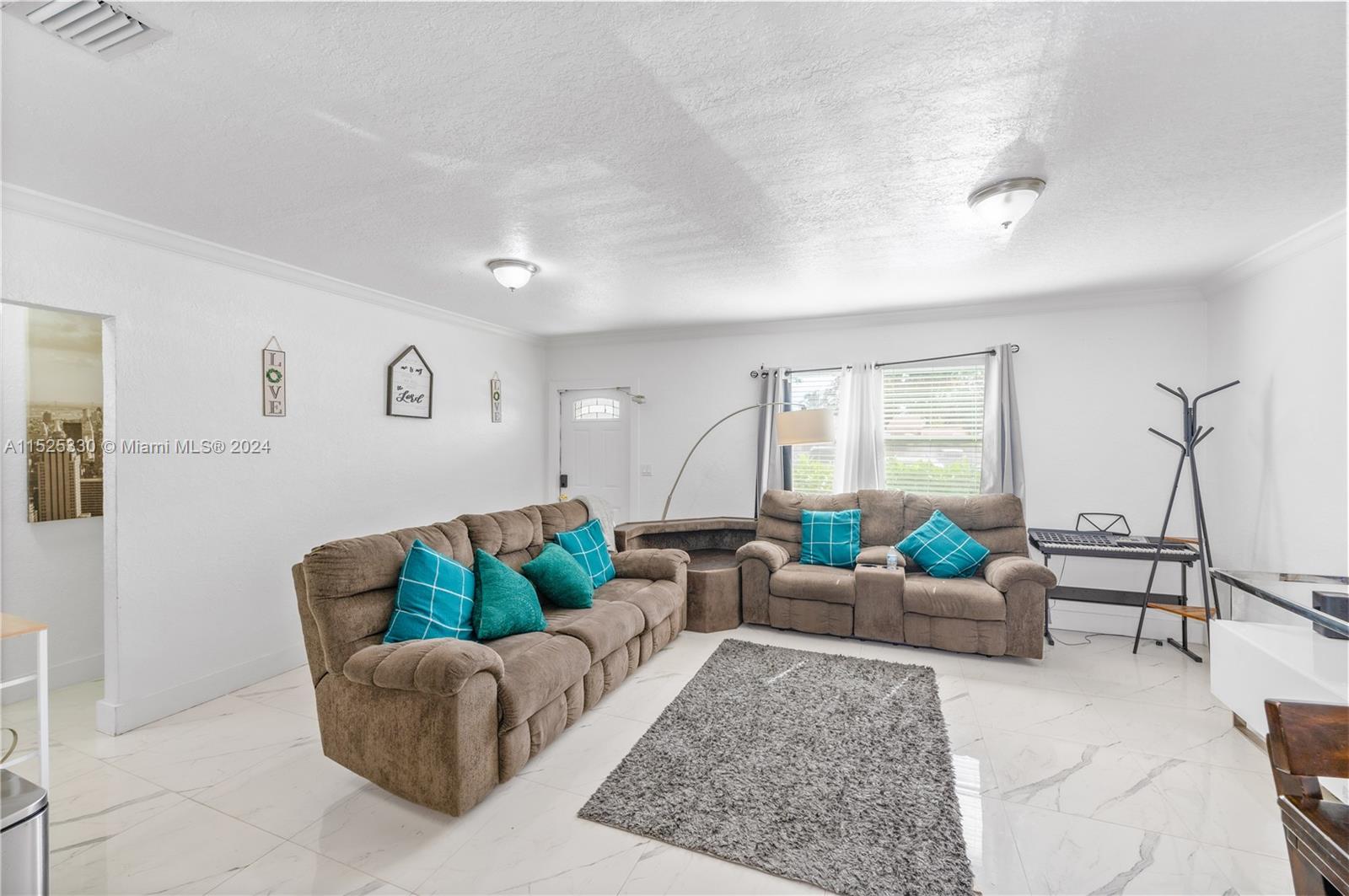2451 NW 34th St
