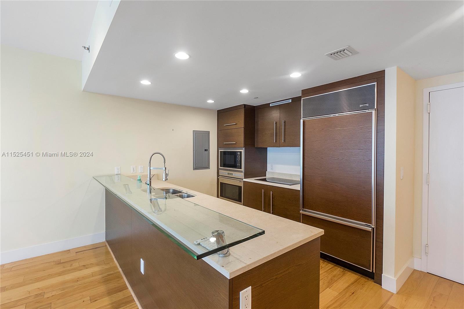 475 Brickell Ave # 2909
