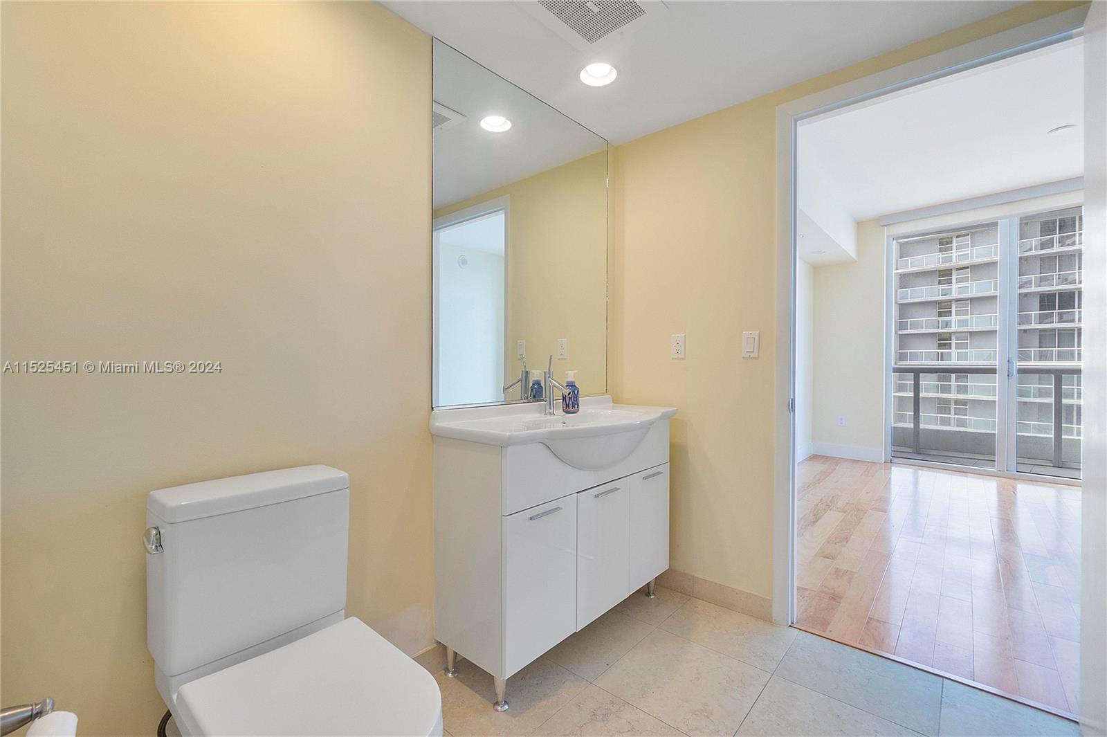 475 Brickell Ave # 2909
