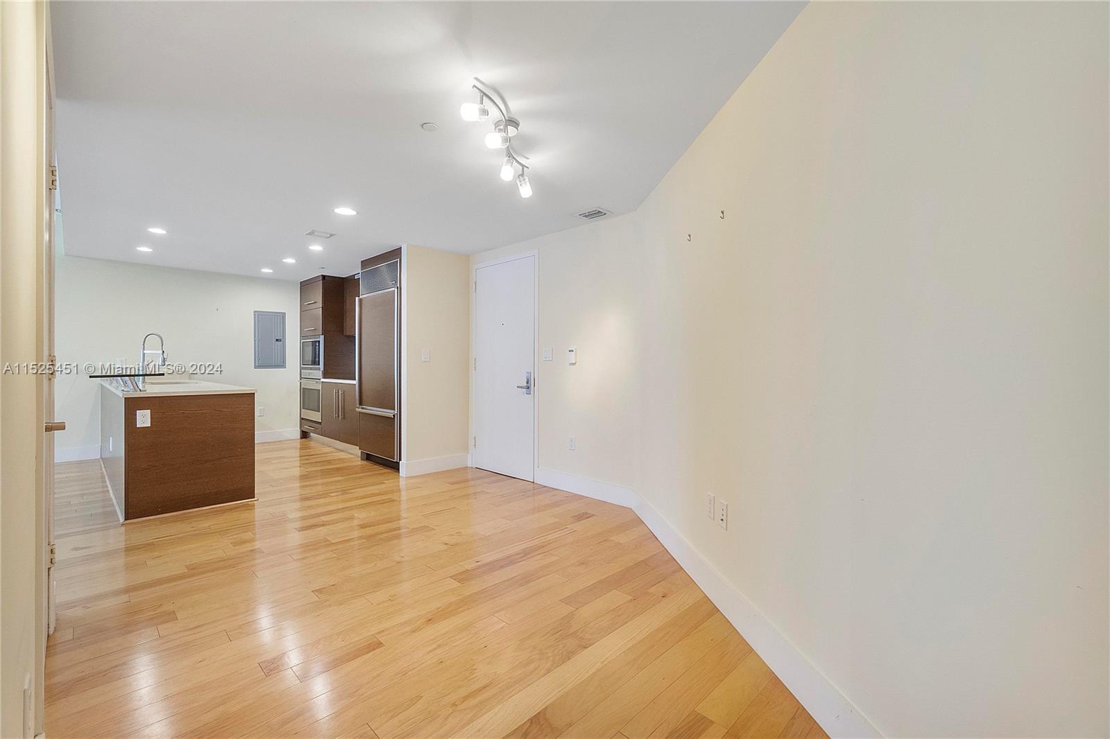 475 Brickell Ave # 2909