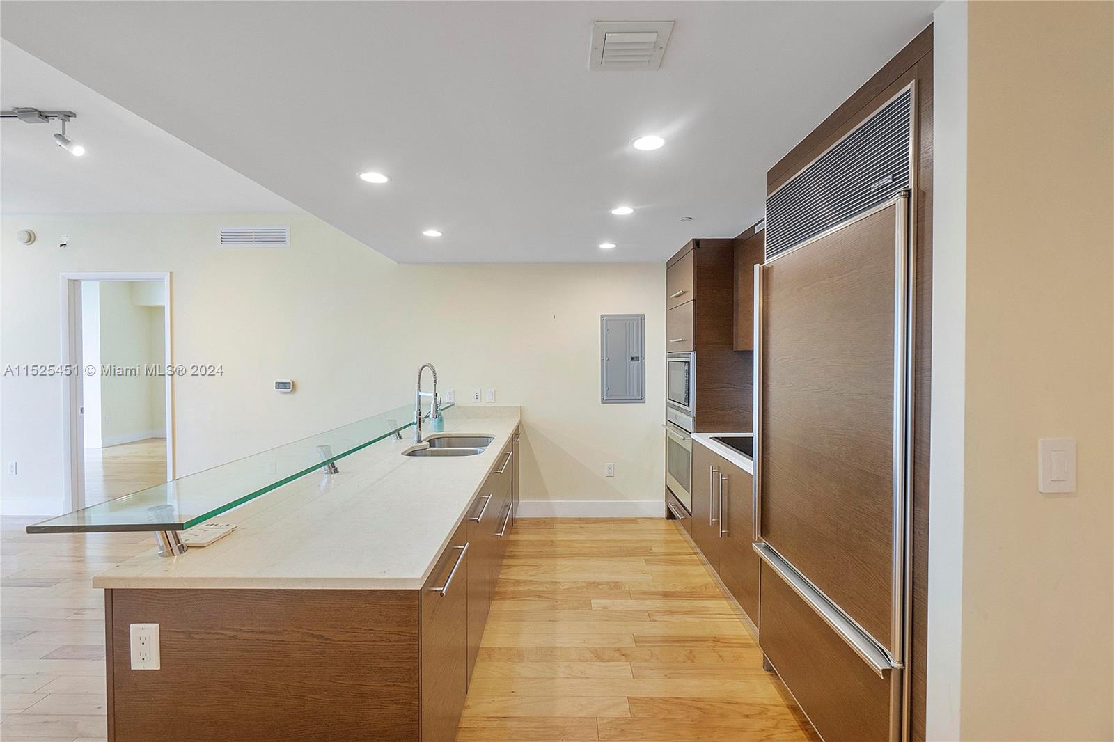 475 Brickell Ave # 2909