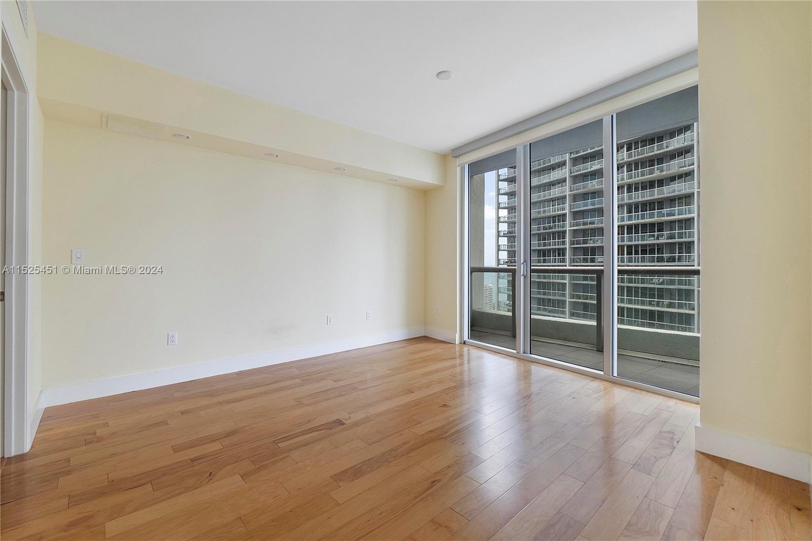 475 Brickell Ave # 2909