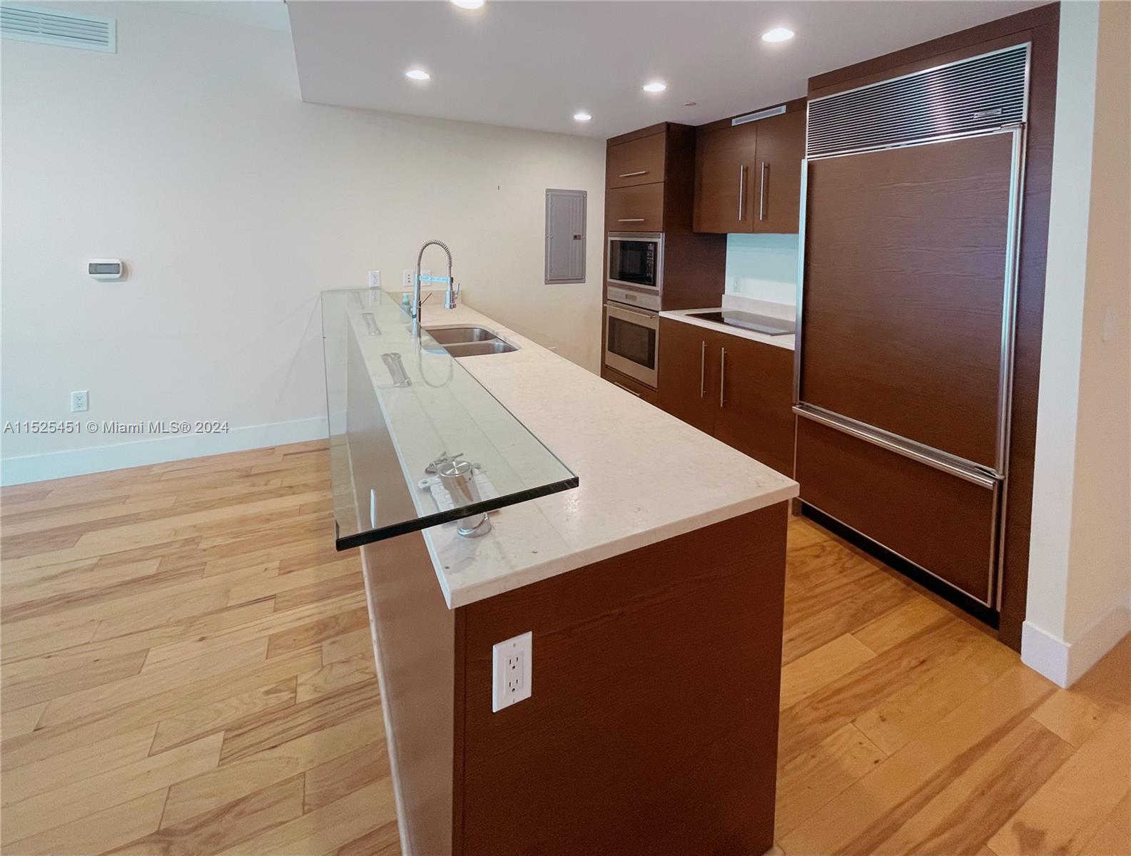 475 Brickell Ave # 2909