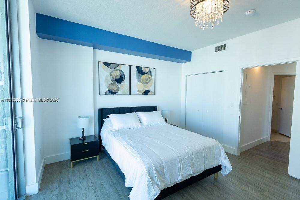 79 SW 12th St Unit: 2312-S