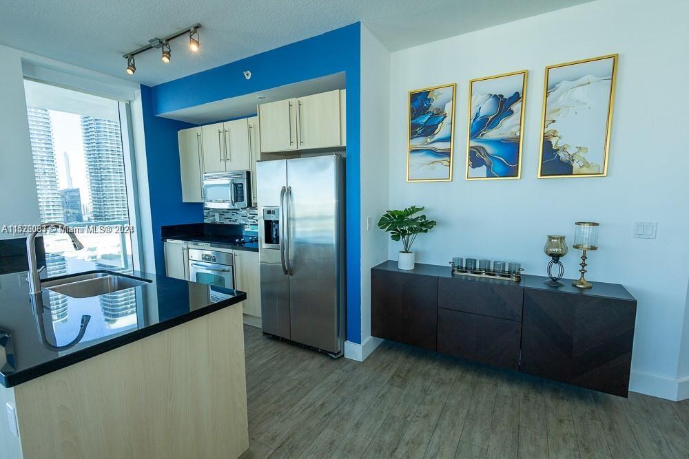 79 SW 12th St Unit: 2312-S