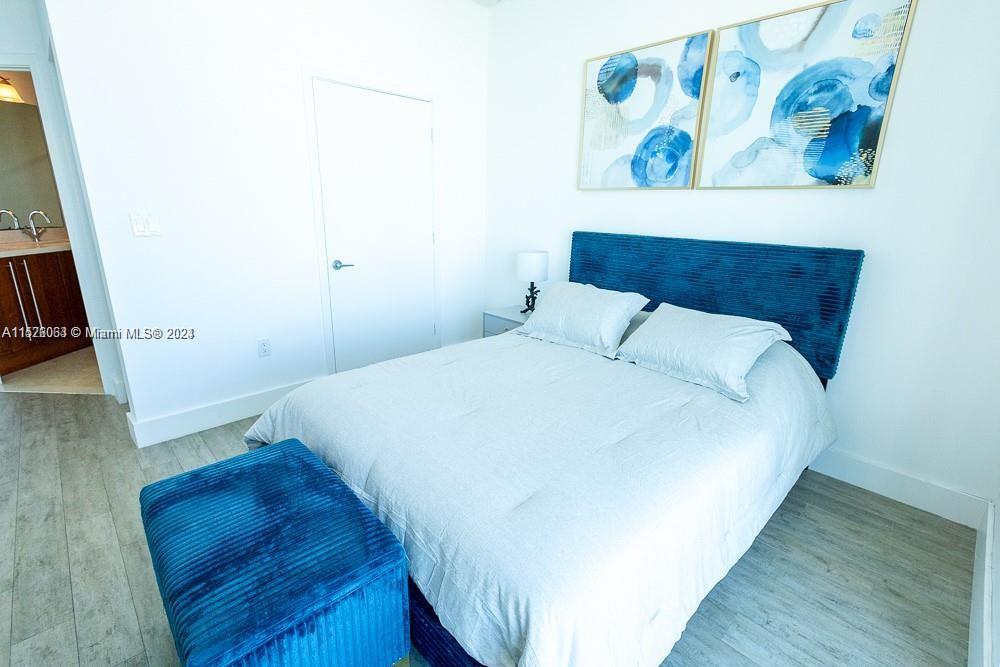 79 SW 12th St Unit: 2312-S