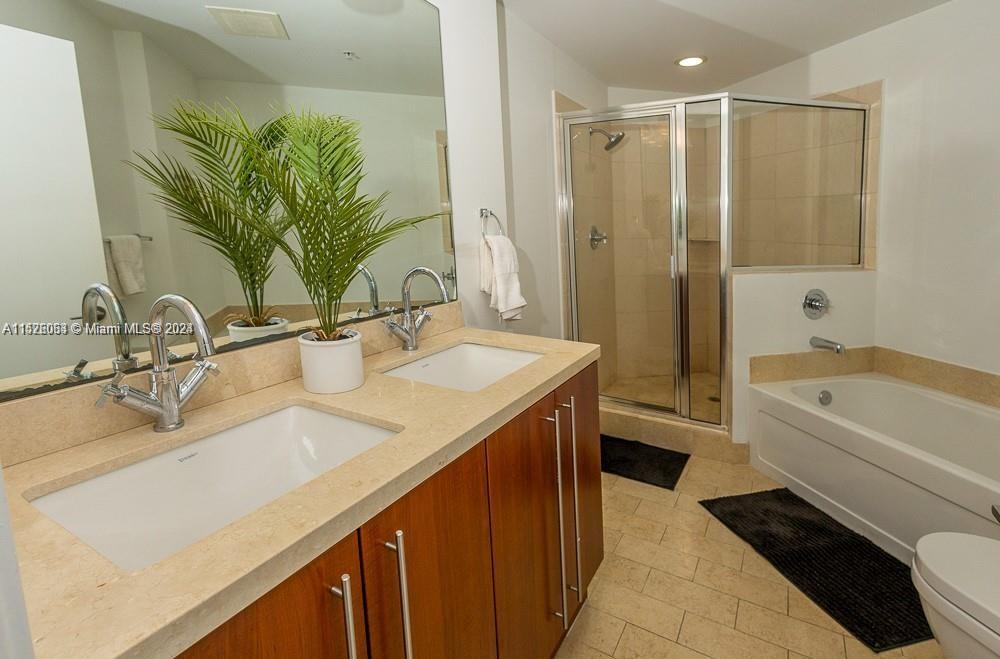 79 SW 12th St Unit: 2312-S