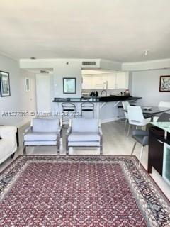 6767 Collins Ave # 509