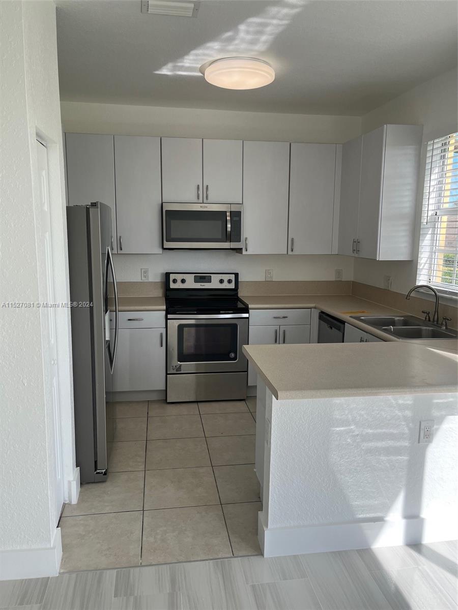 2078 NE 3rd Ct # 2078