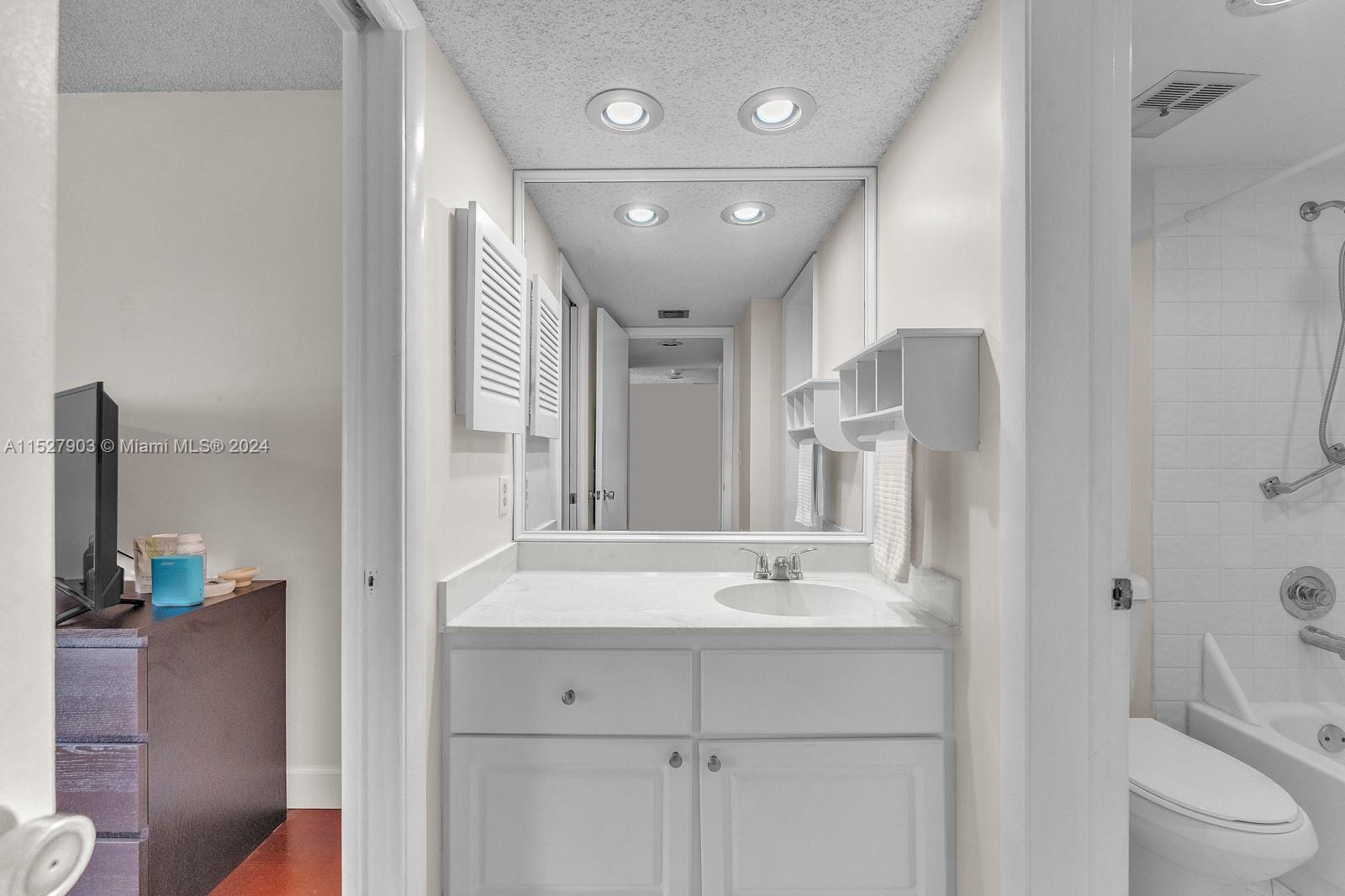 8029 NW 15th Mnr # 8029 Unit: #8029