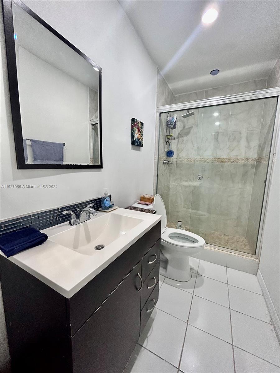 7670 SW 82nd St # H214