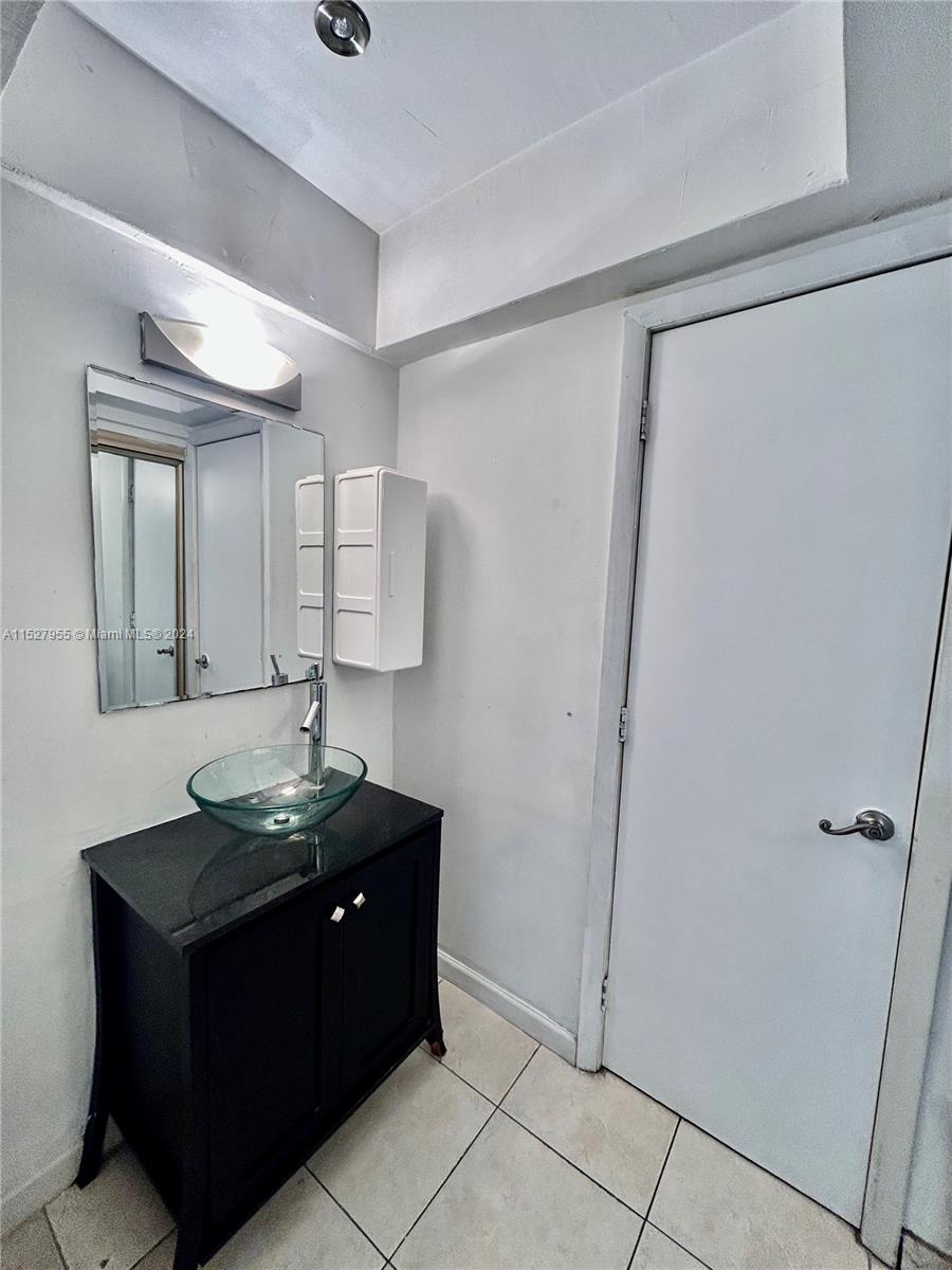 7670 SW 82nd St # H214