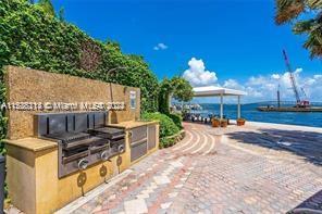 1915 Brickell Ave # C605