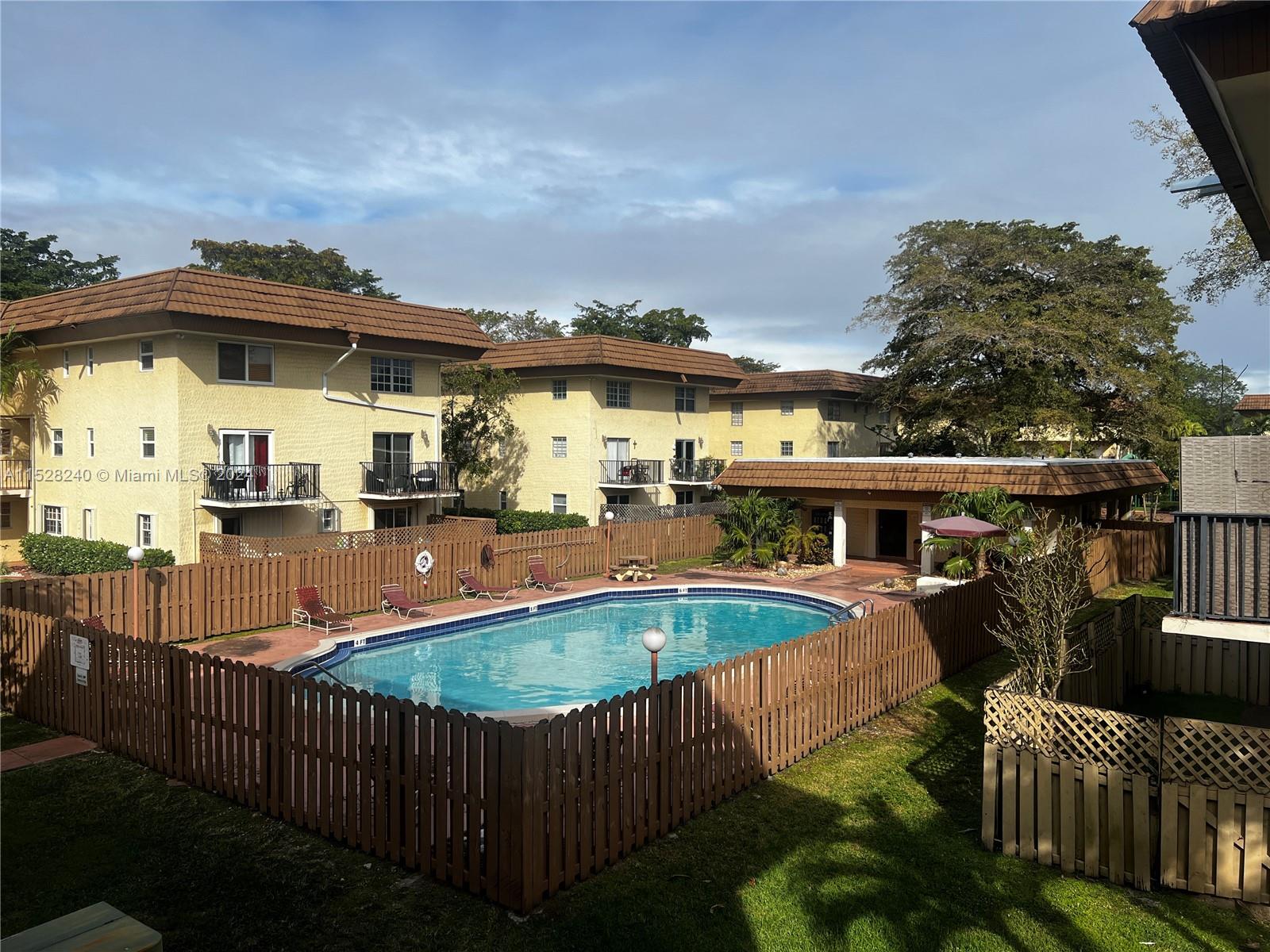 8550 SW 109th Ave # 229 Unit: 5-229