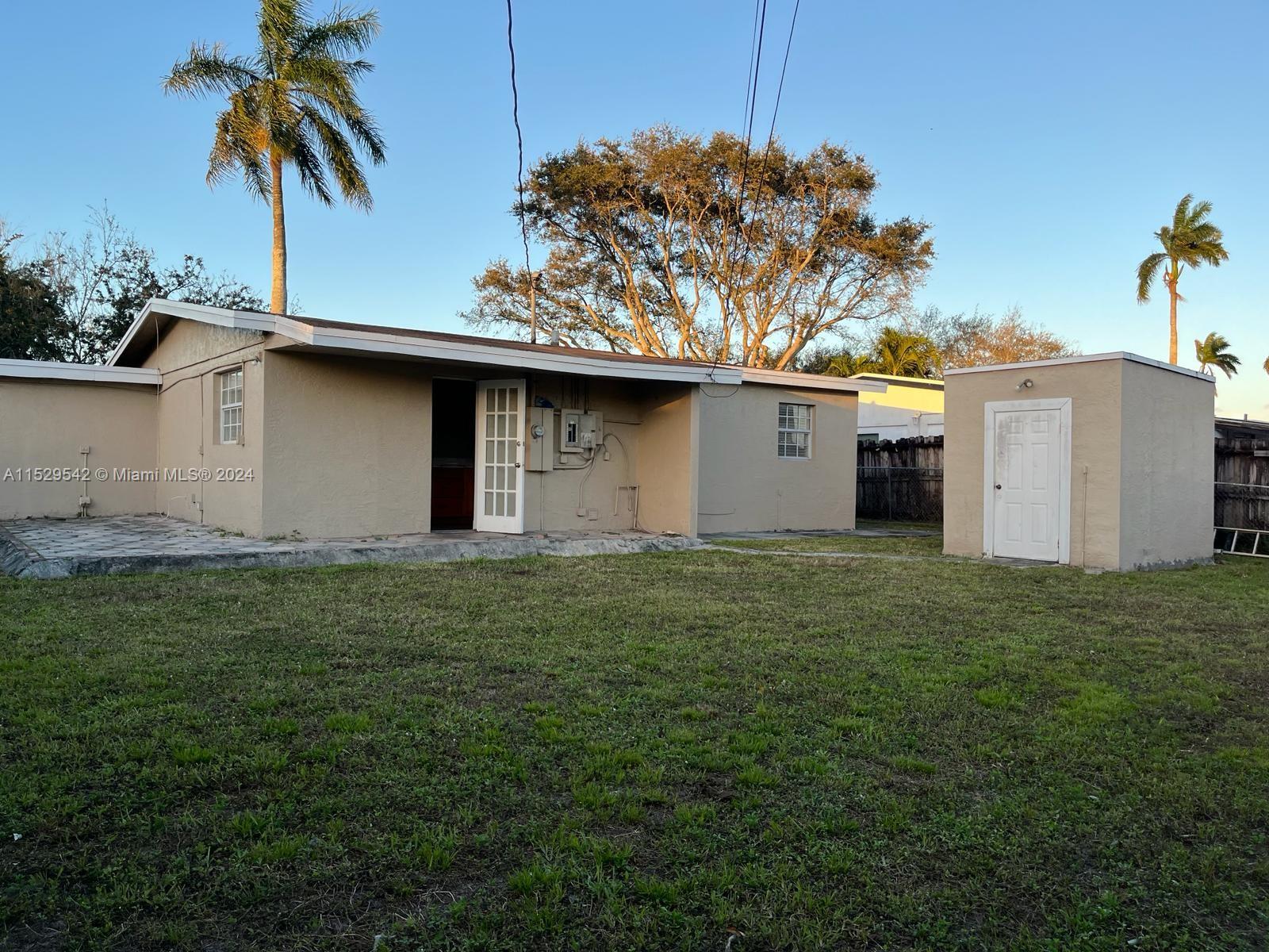 5720 SW 38th Ct # 5720
