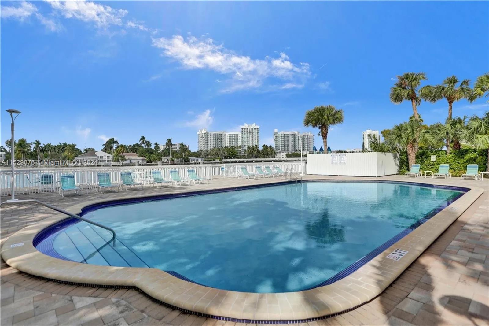 1455 N Treasure Dr Unit: PHN