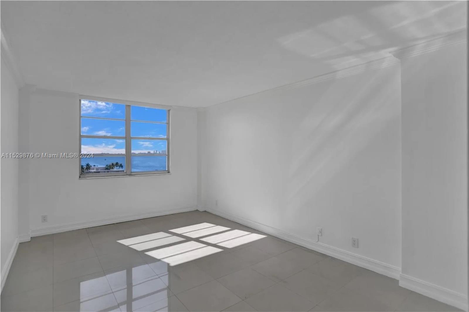 1455 N Treasure Dr Unit: PHN