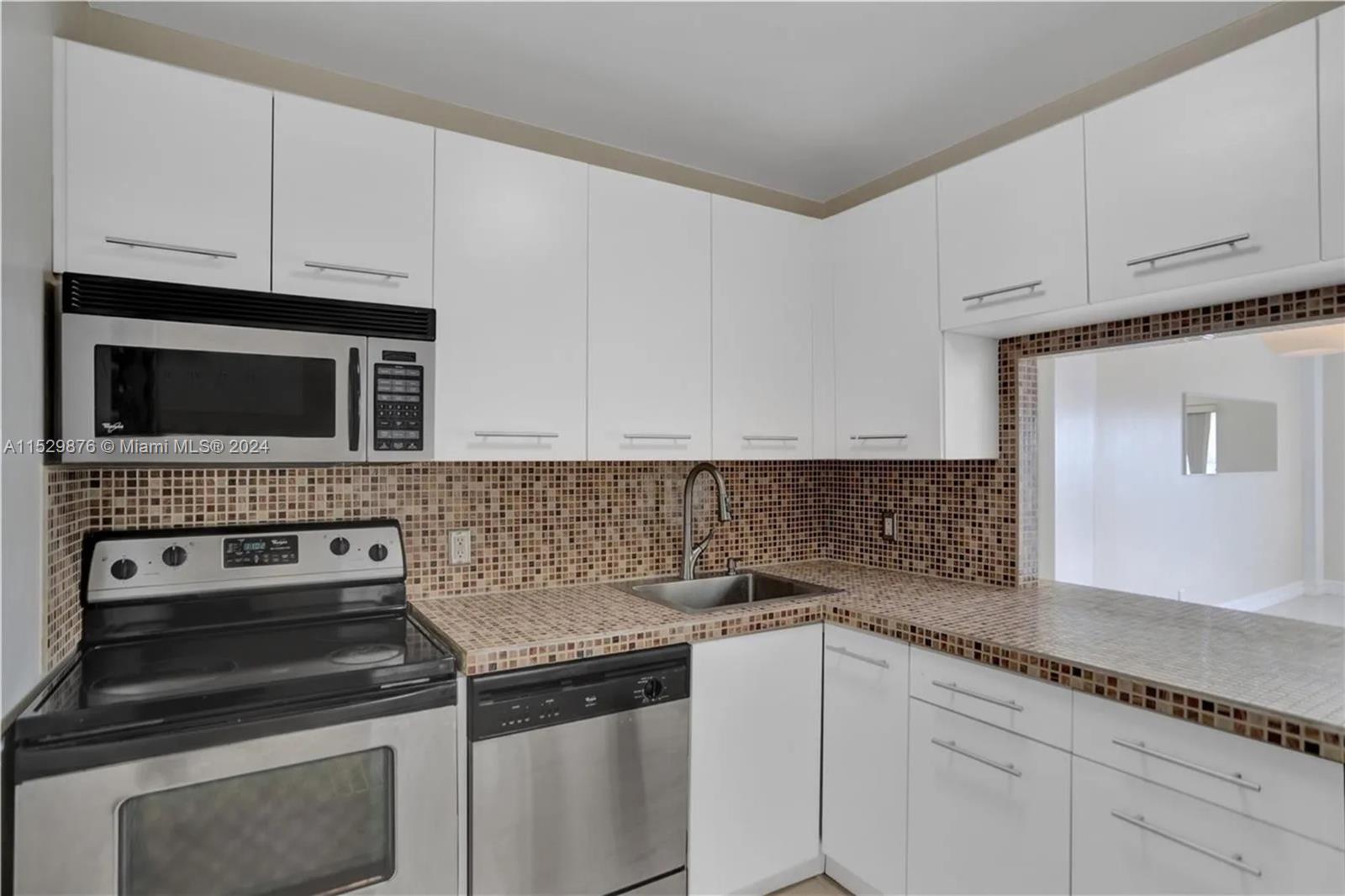 1455 N Treasure Dr Unit: PHN