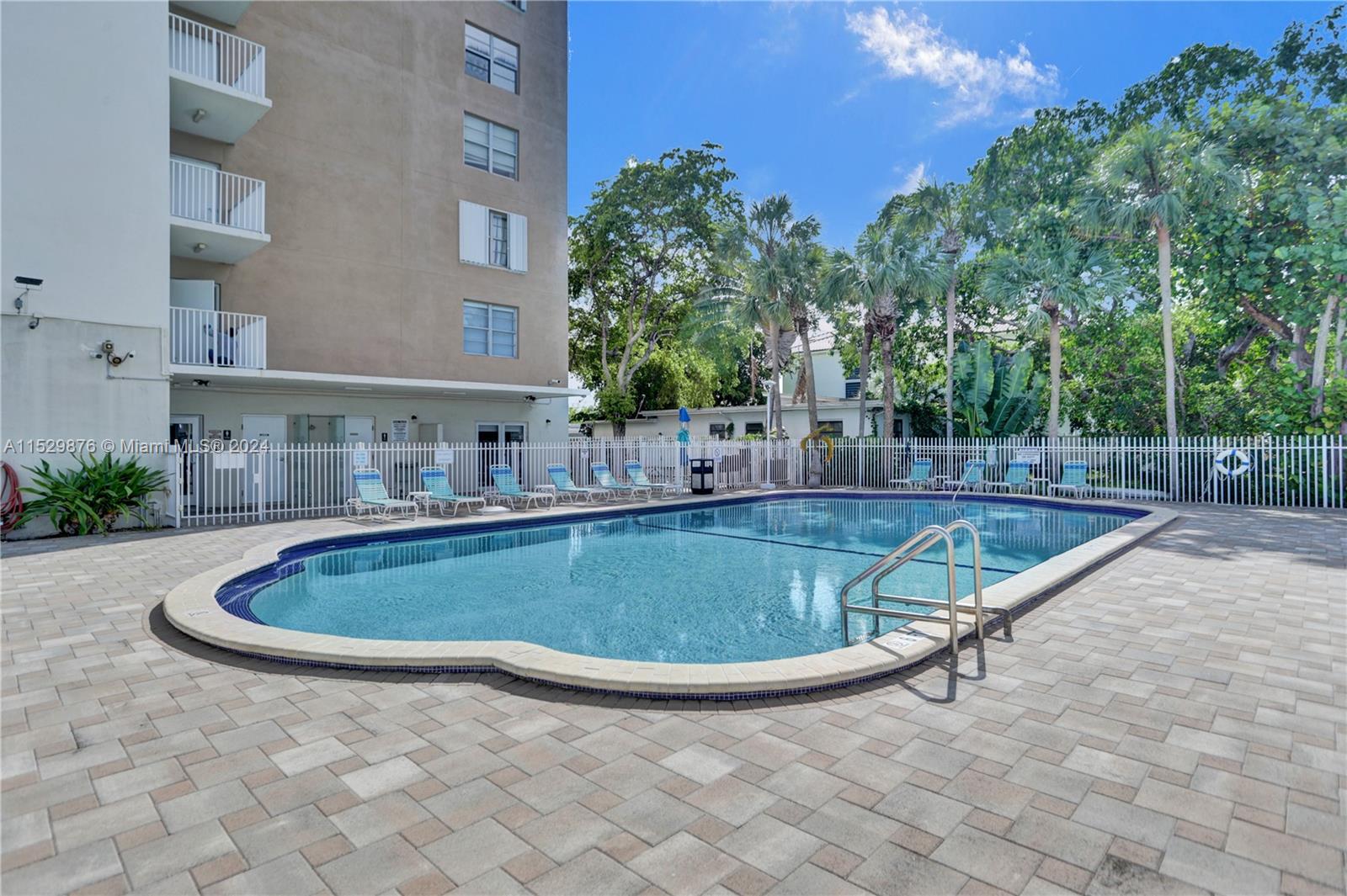 1455 N Treasure Dr Unit: PHN