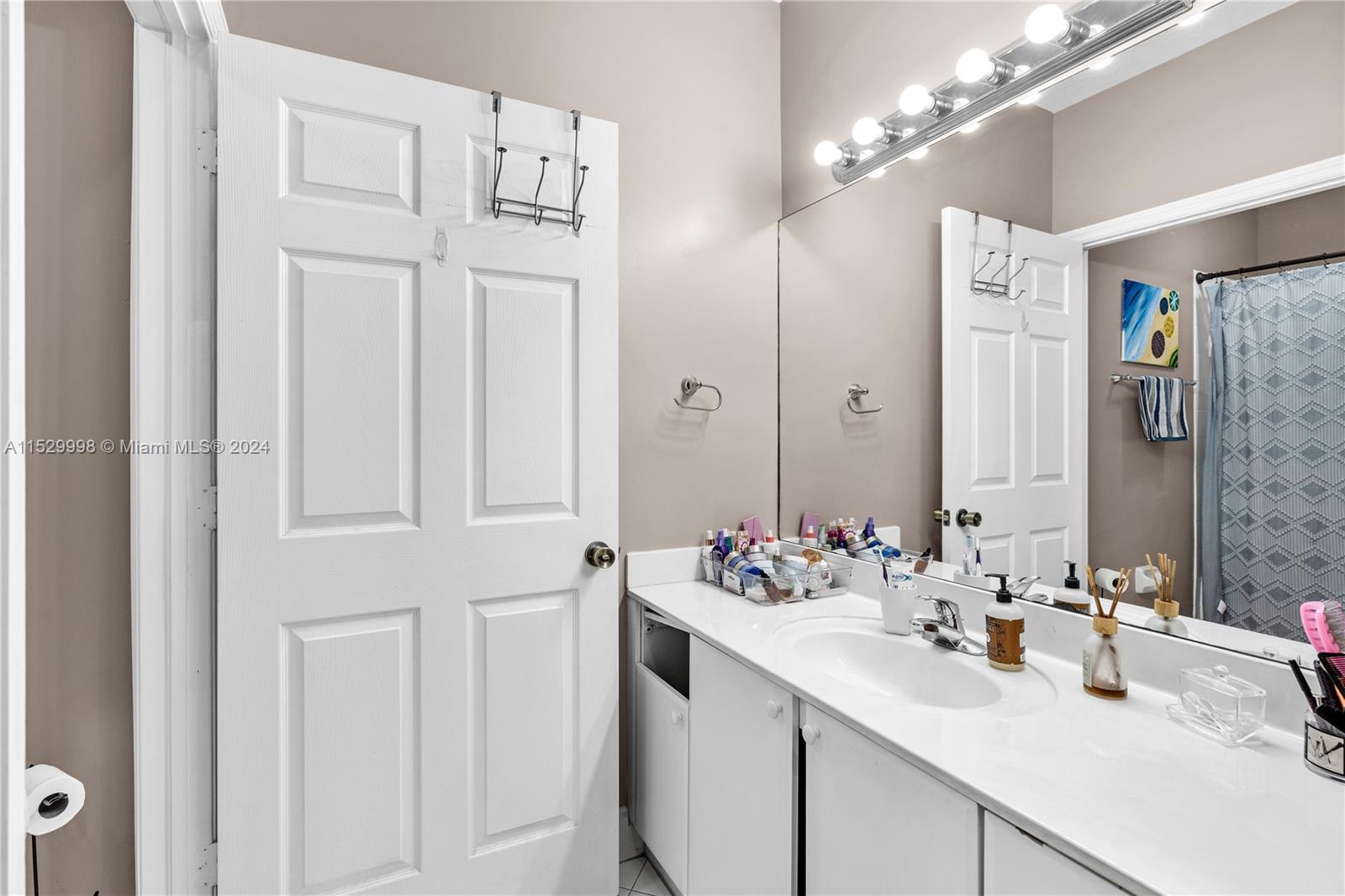 1220 NE 32 Terrace