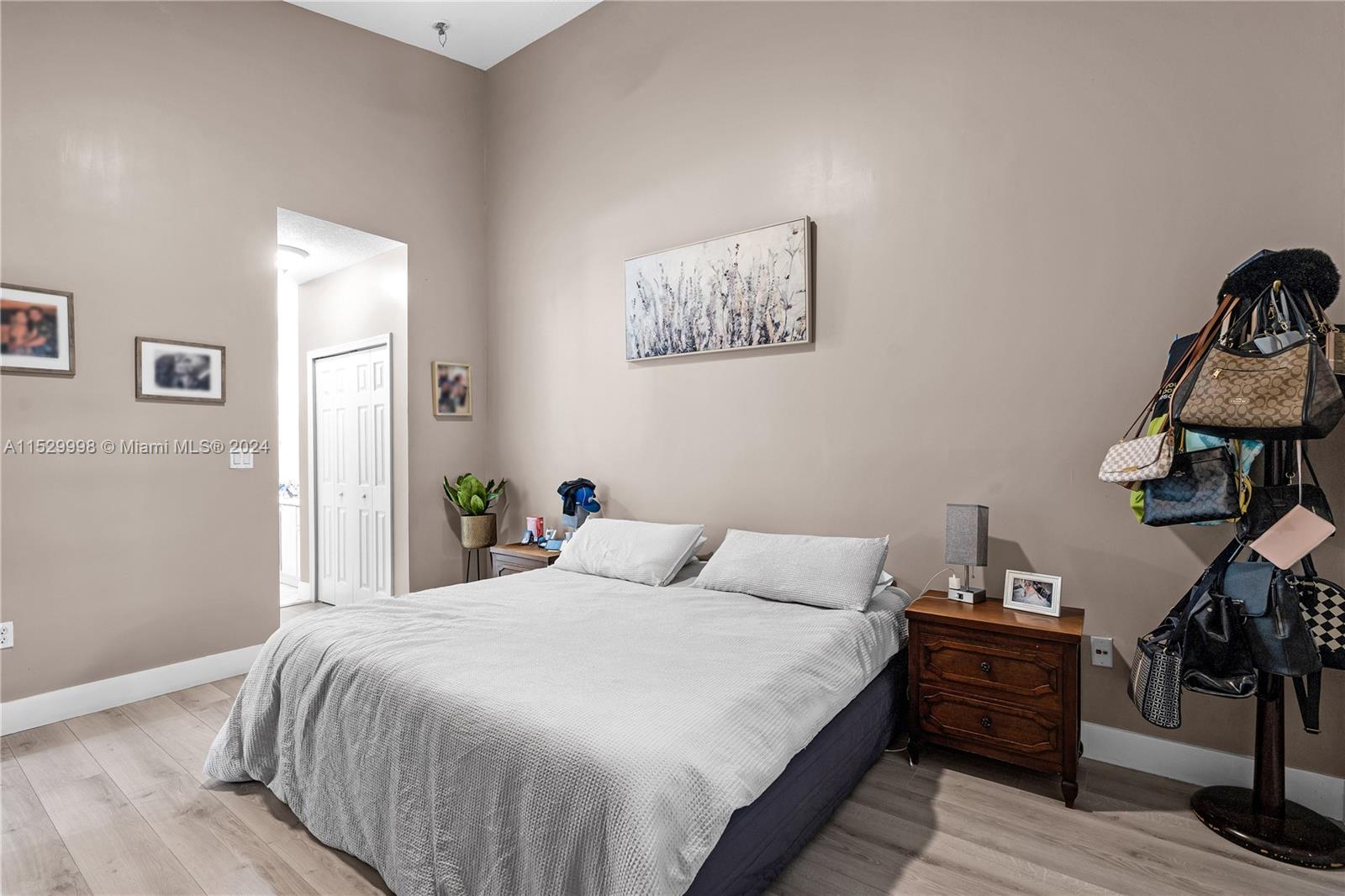 1220 NE 32 Terrace