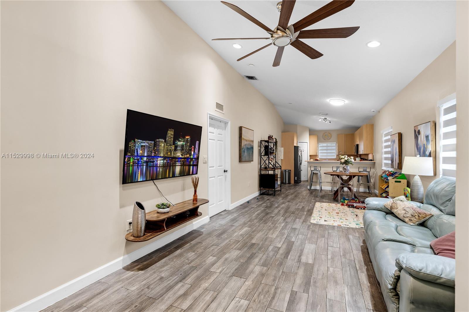 1220 NE 32 Terrace