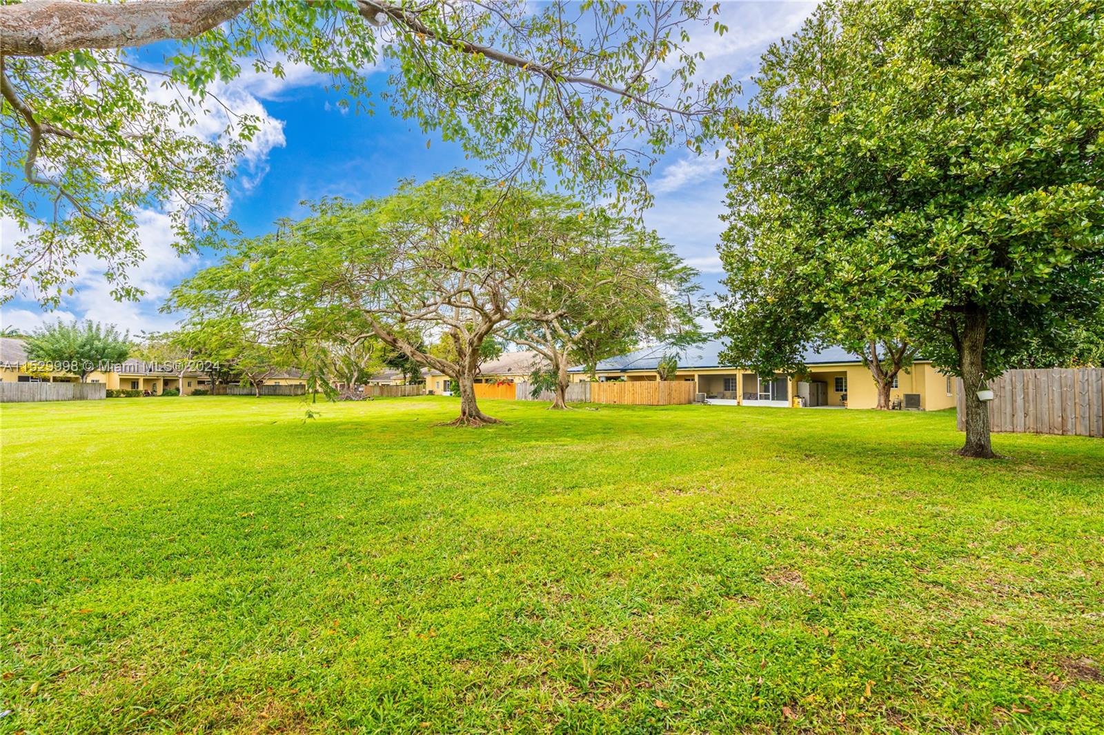 1220 NE 32 Terrace