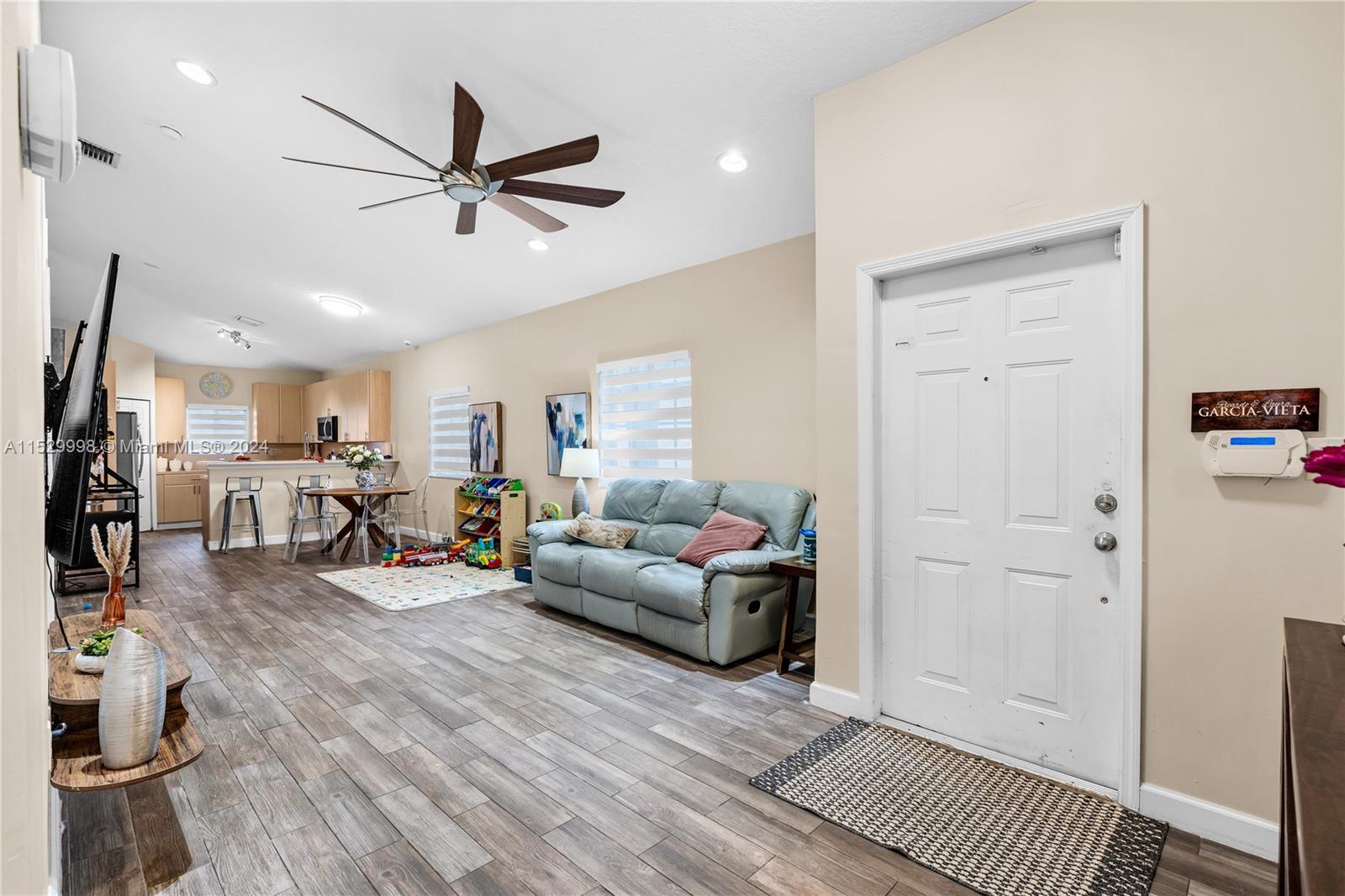 1220 NE 32 Terrace