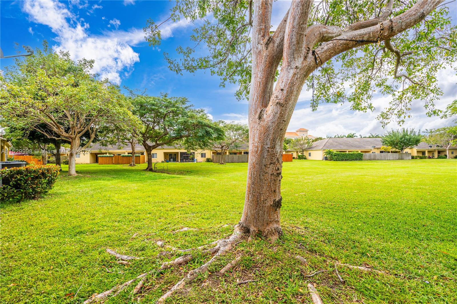 1220 NE 32 Terrace