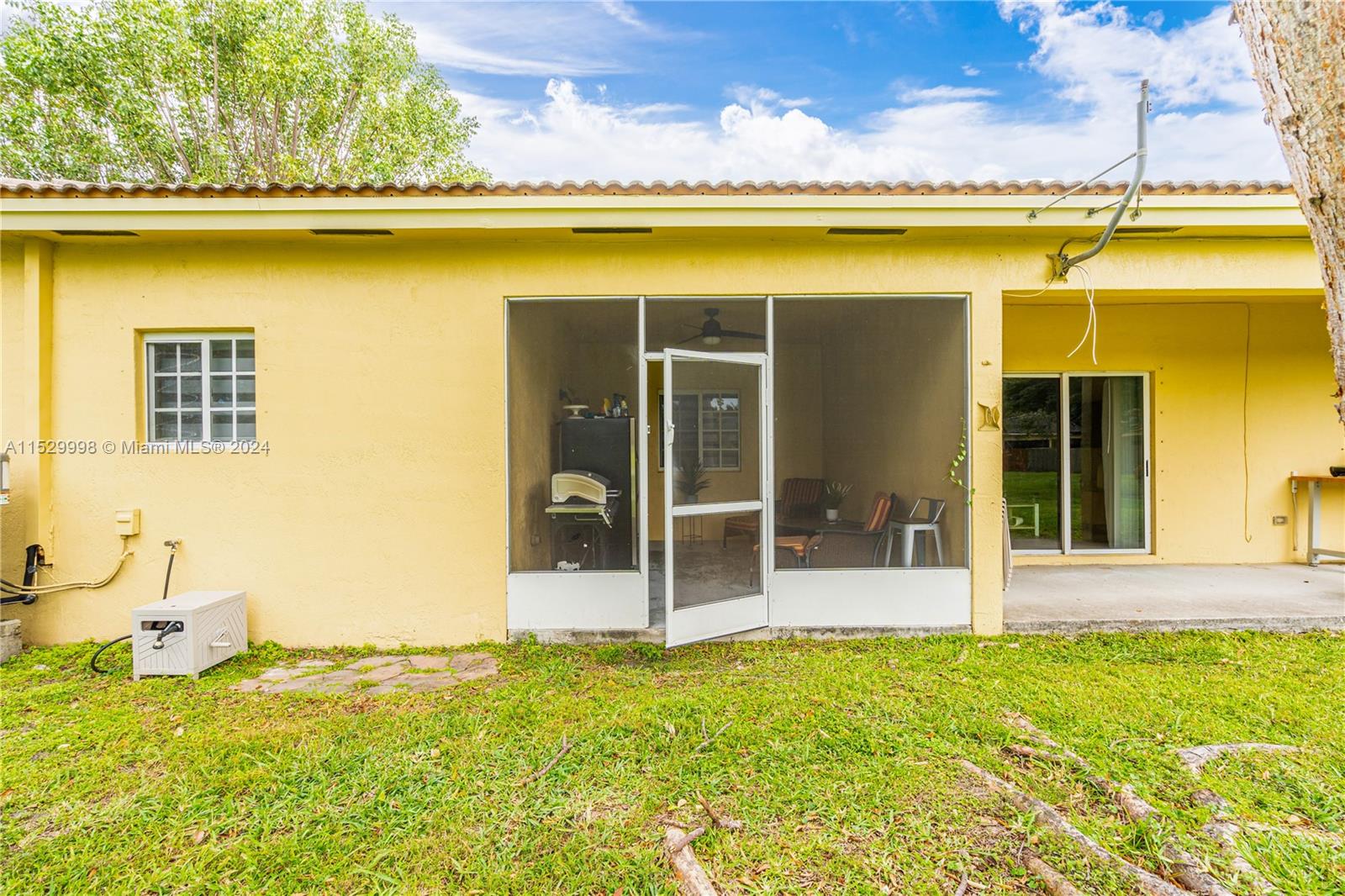 1220 NE 32 Terrace