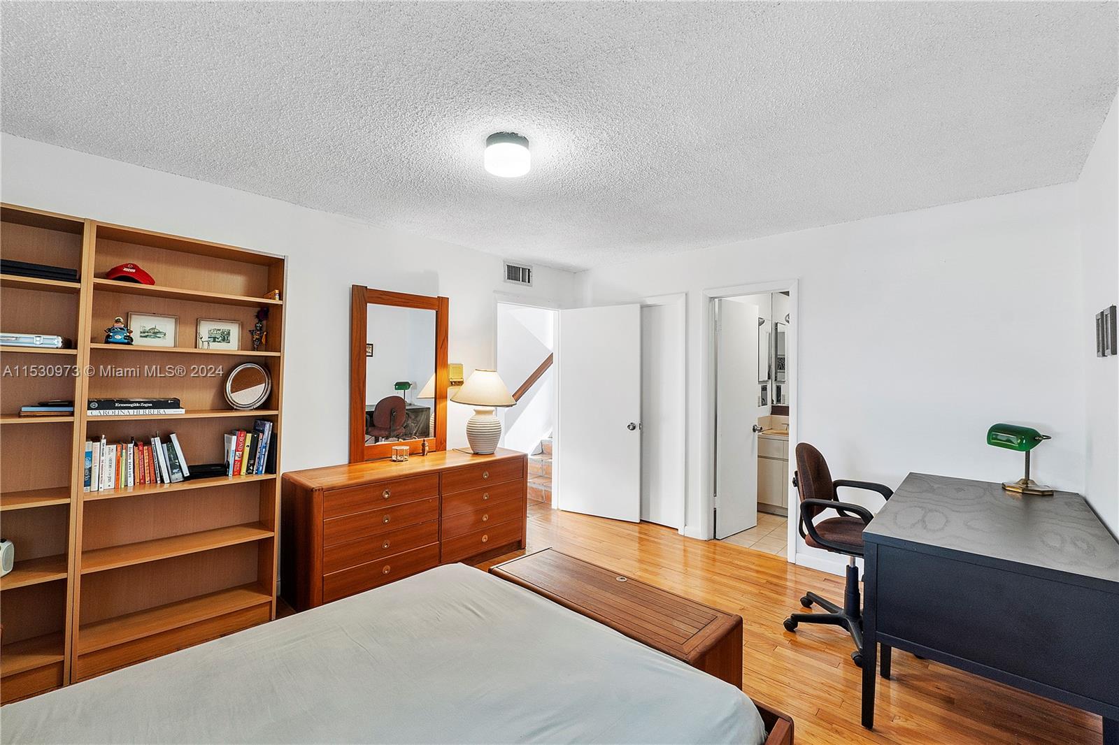 2611 E Tigertail Ave # 3