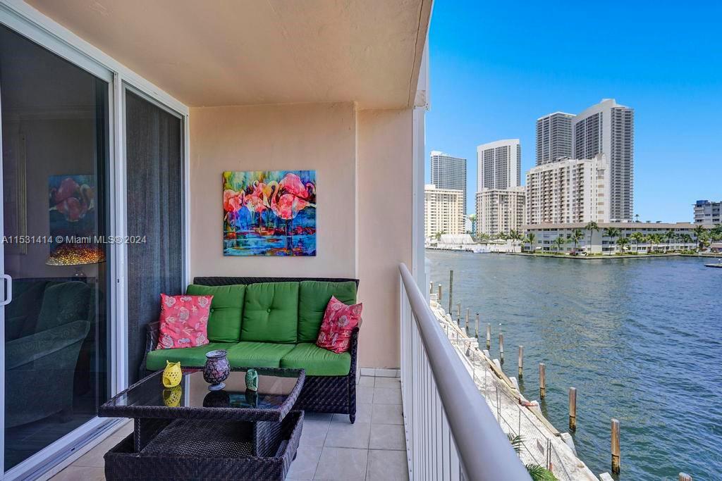 121 Golden Isles Dr # 205