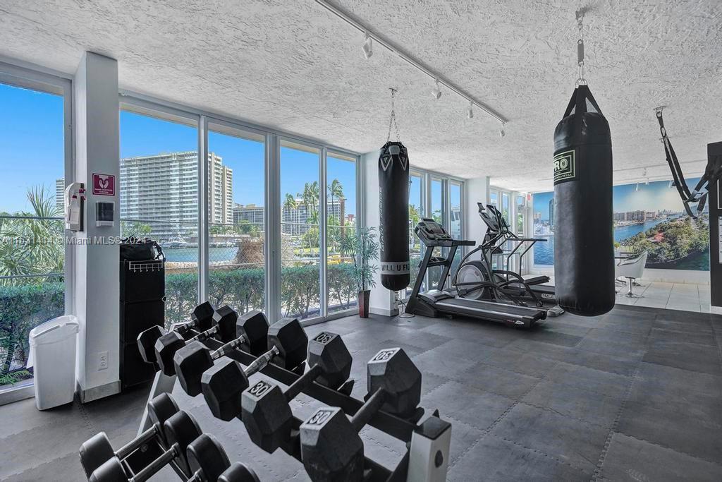 121 Golden Isles Dr # 205