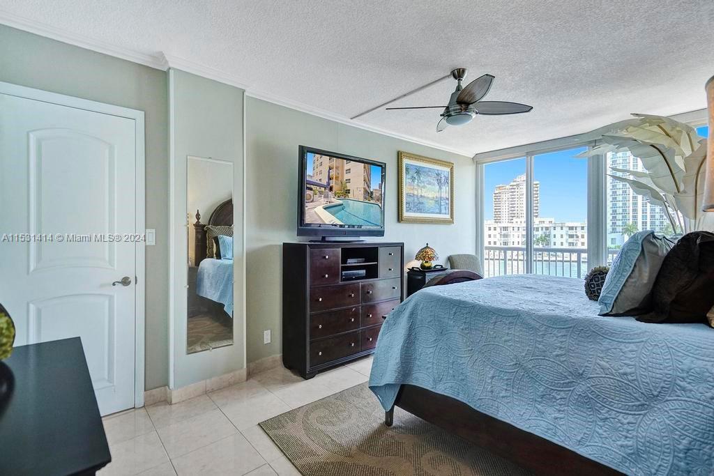 121 Golden Isles Dr # 205