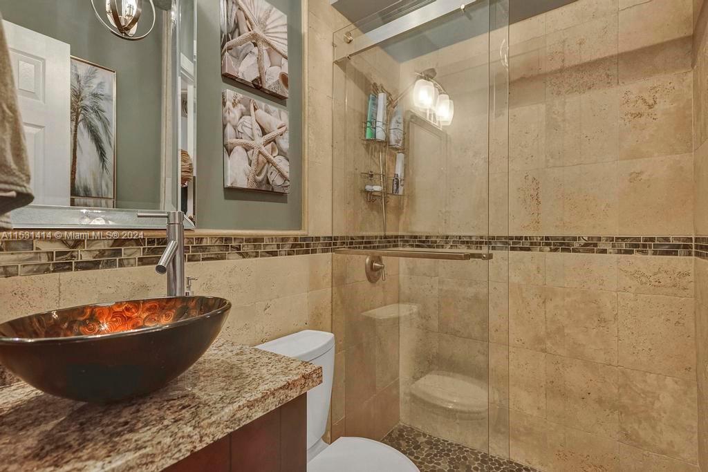 121 Golden Isles Dr # 205