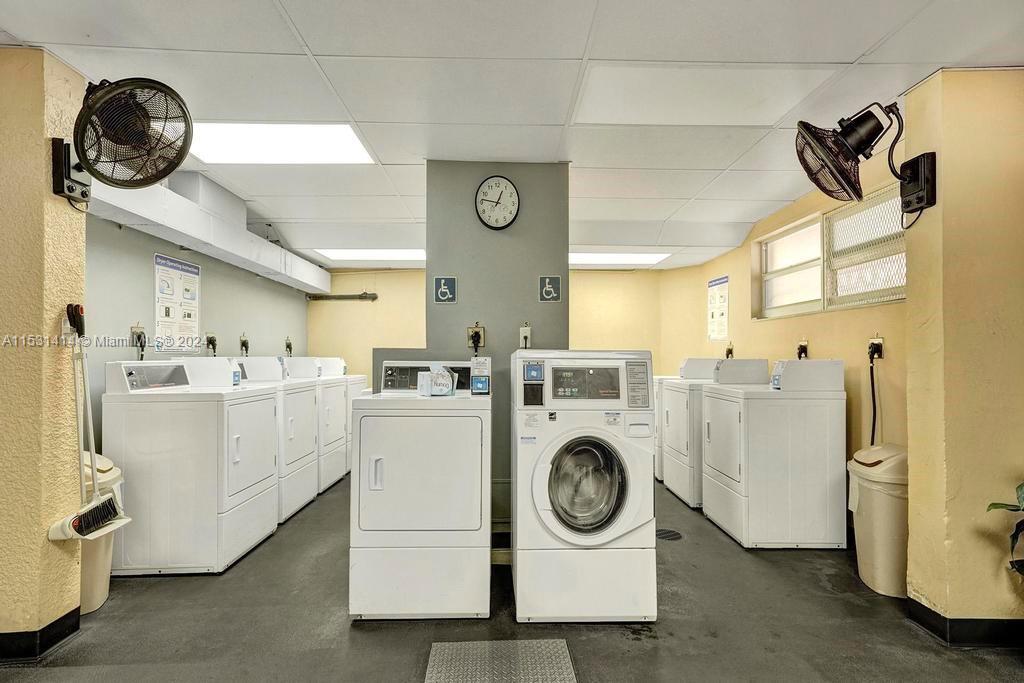 121 Golden Isles Dr # 205