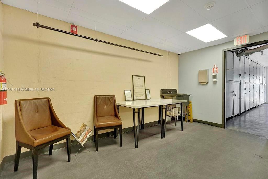 121 Golden Isles Dr # 205