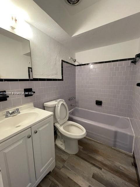 541 NW 44th St