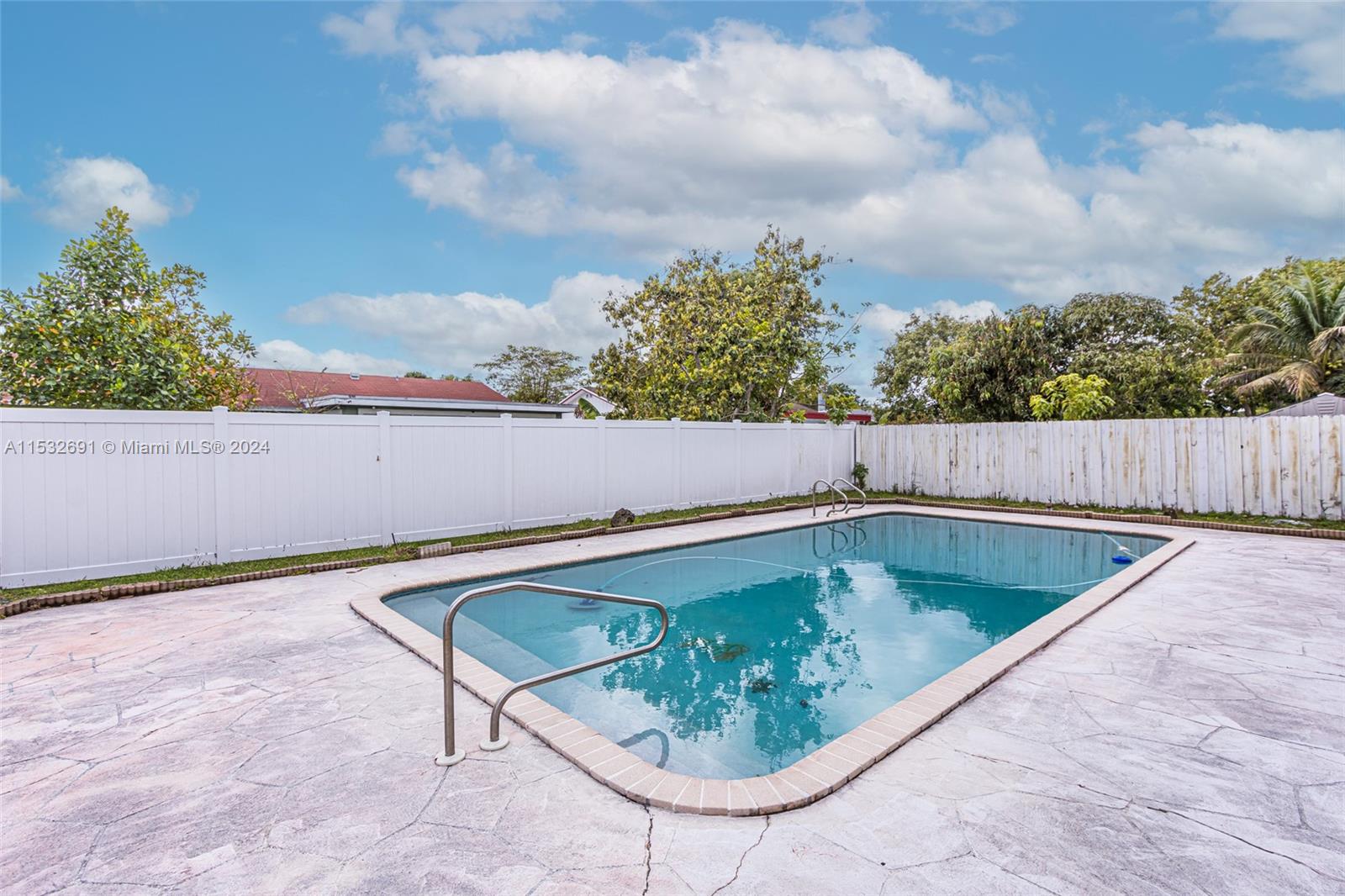 7800 NW 47th St