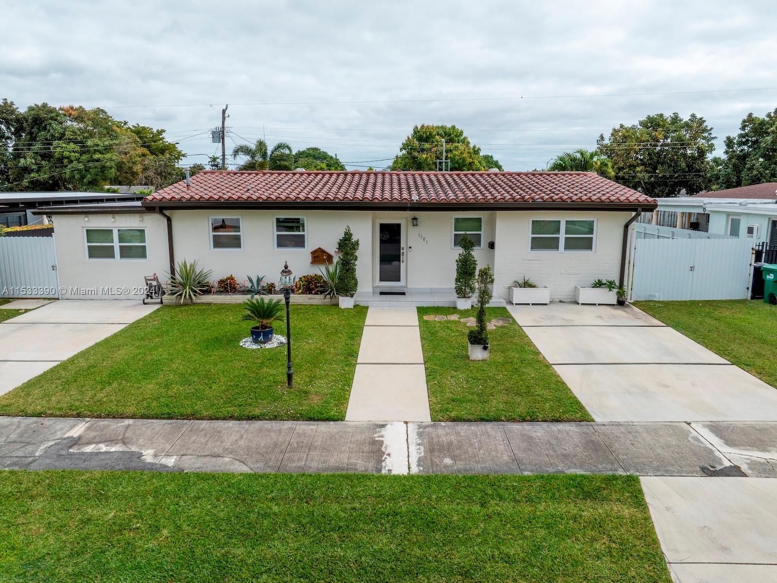 1701 SW 87th Pl