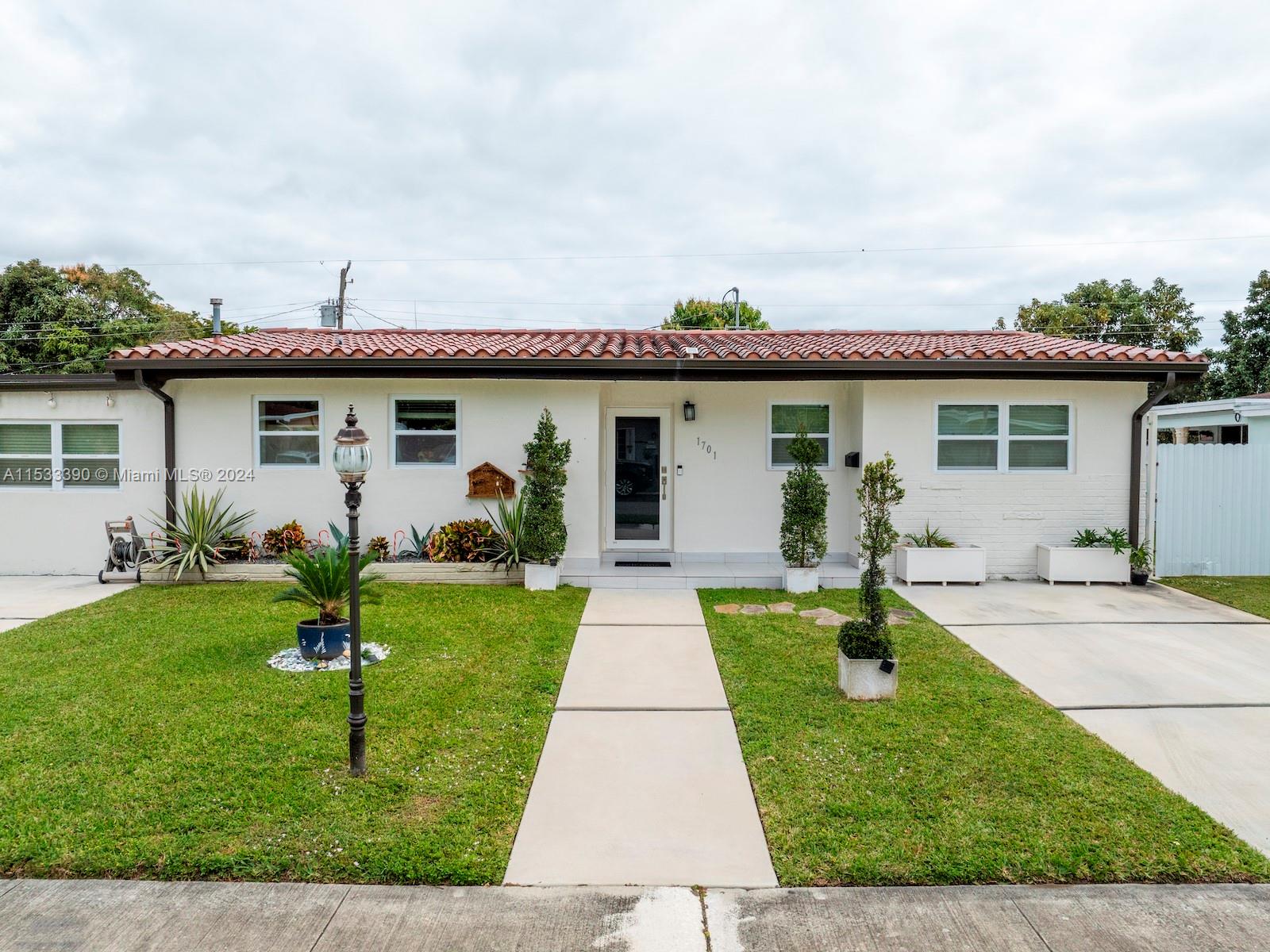 1701 SW 87th Pl