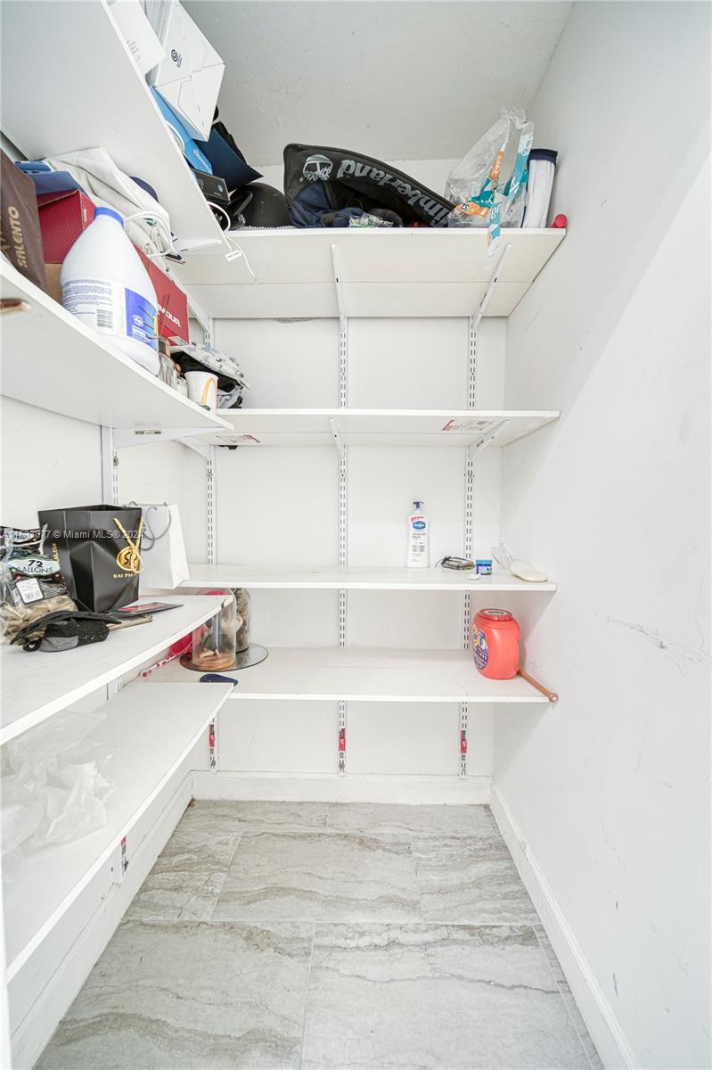 525 Meridian Ave # 205