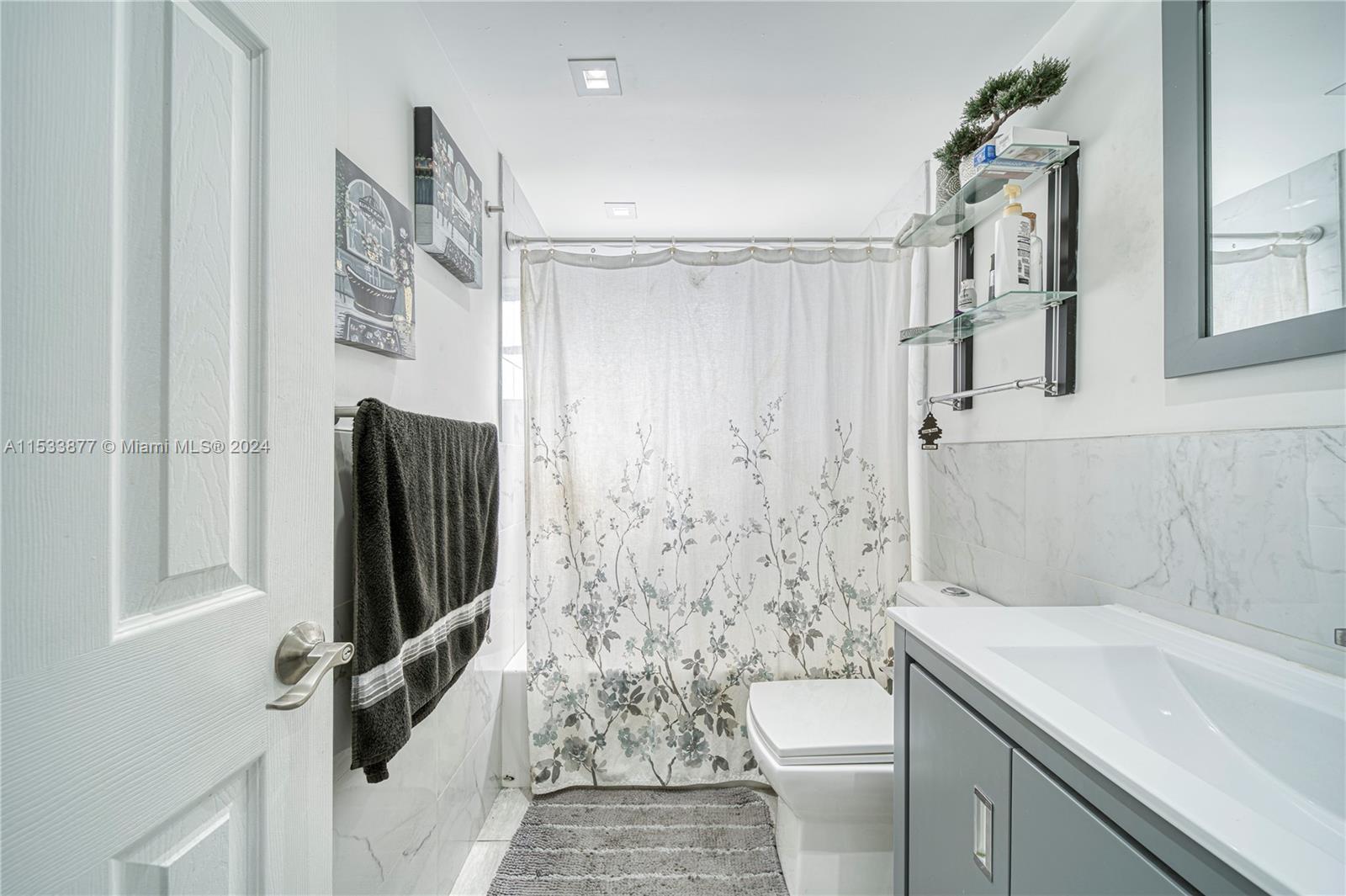 525 Meridian Ave # 205