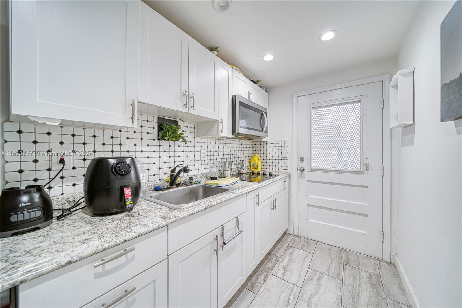 525 Meridian Ave # 205