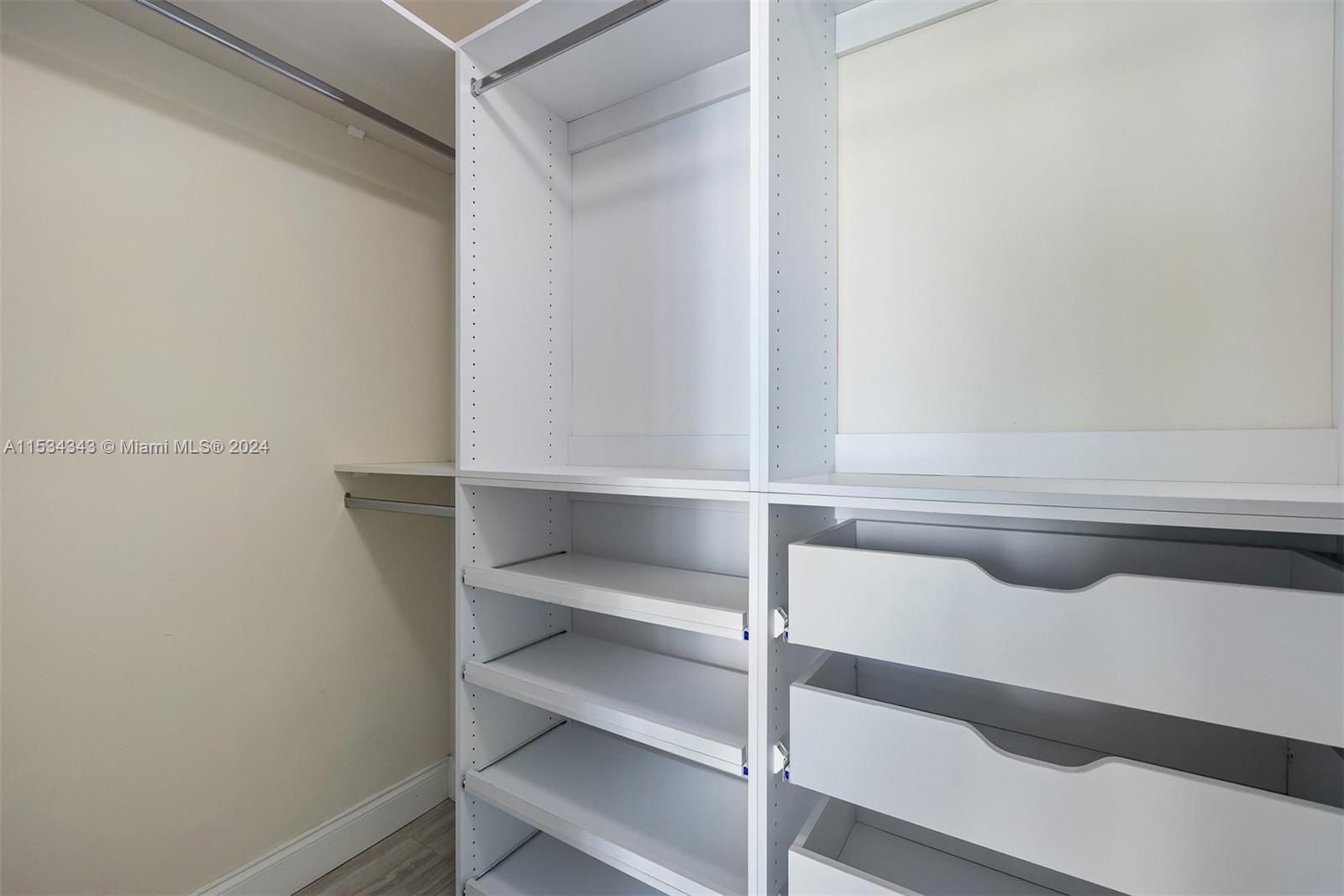 2900 NE 7th Ave # 4001