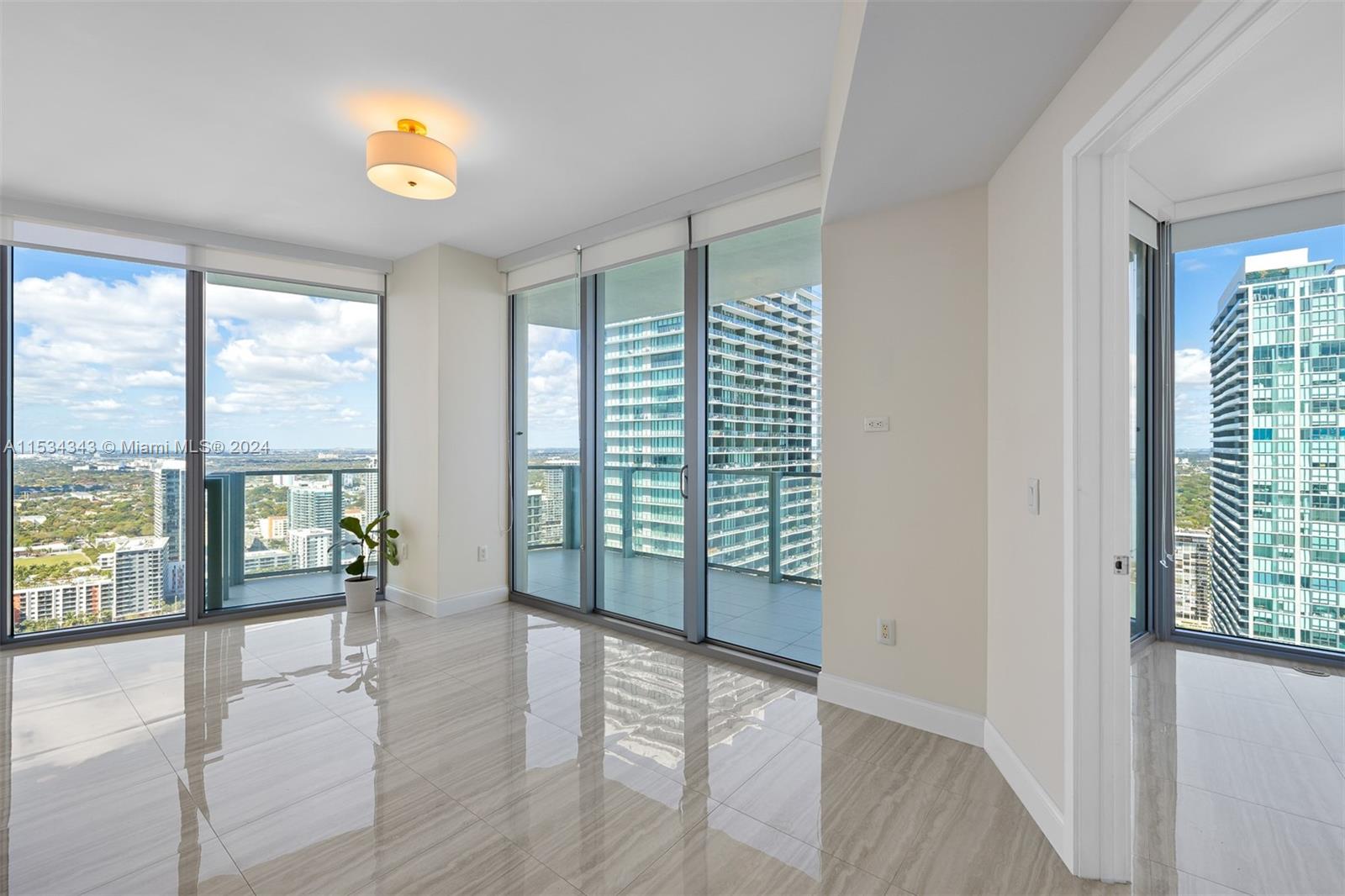 2900 NE 7th Ave # 4001